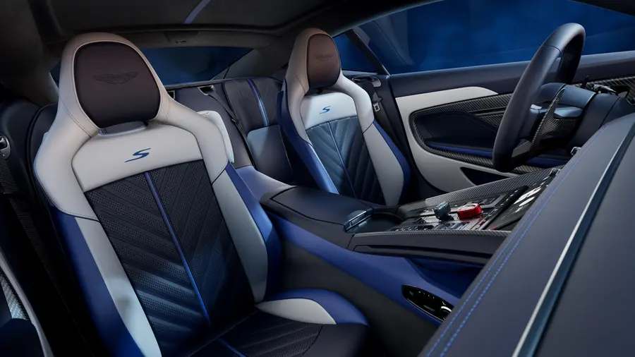 Aston Martin DB12-S habitacle