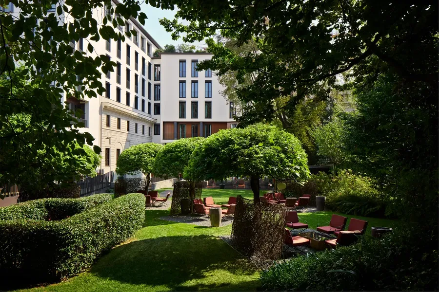 Jardin du Bvlgari : Bvlgari Hotel Milano : un jardin au cœur de Brera