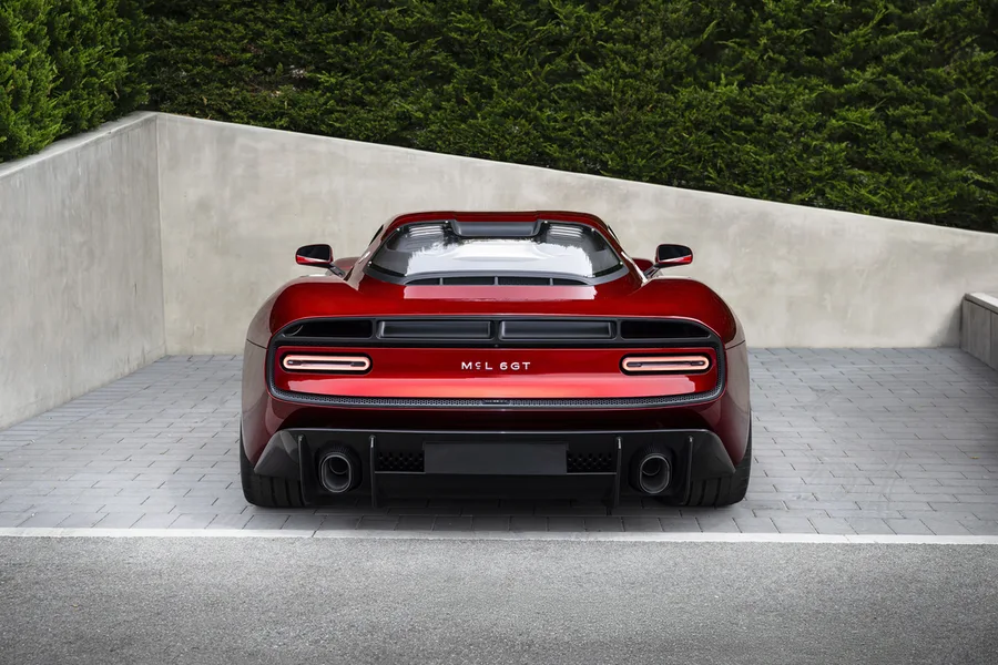 McLaren McL 6GT 
