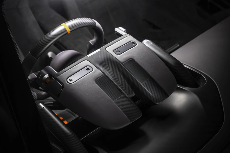 McLaren McL 6GT