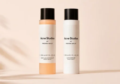 Acne Studios par Frédéric Malle : le parfum se décline en gel douche et lait corps