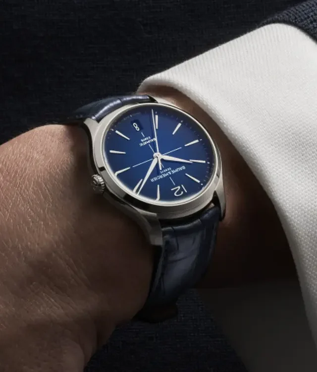 Montre Baume & Mercier Clifton Baumatic 10771 : l’élégance horlogère en bleu profond
