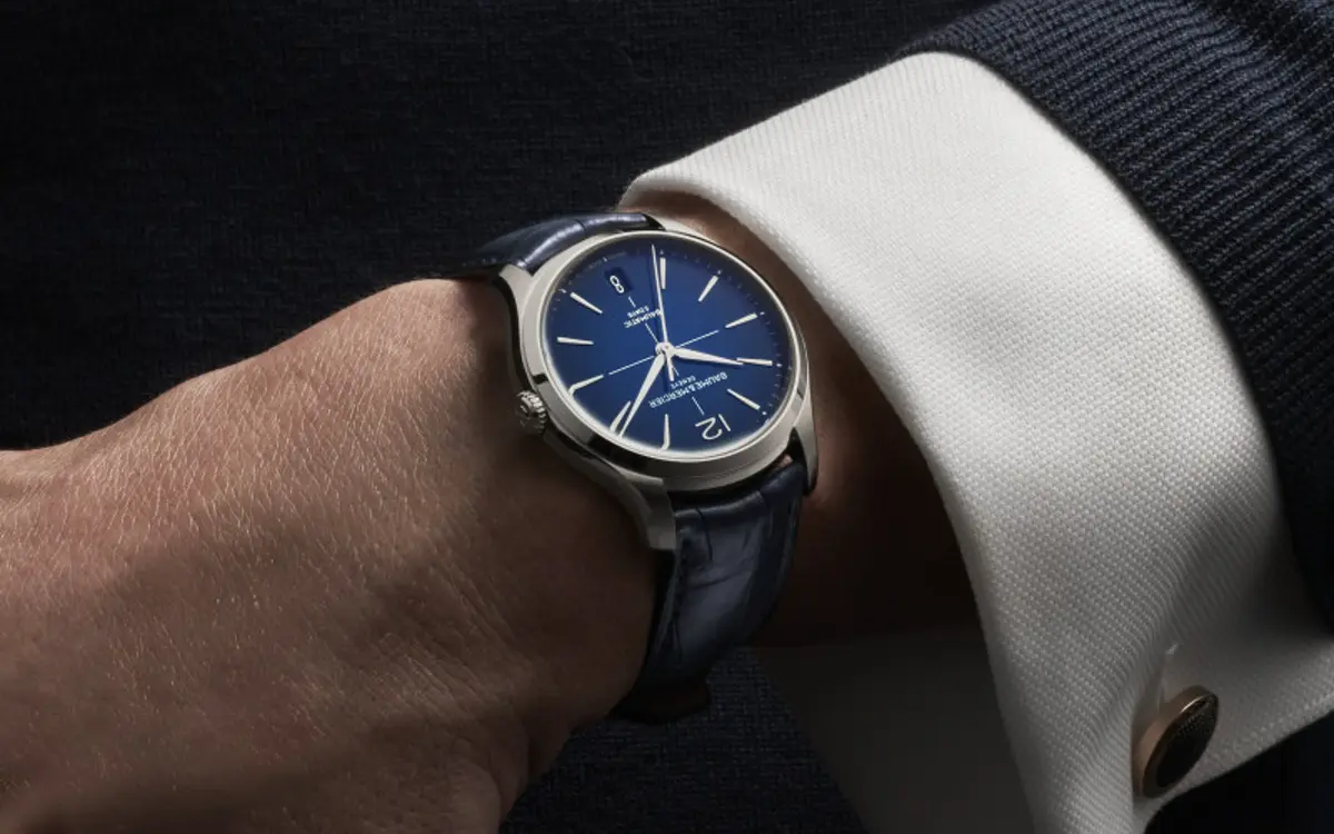 Montre Baume & Mercier Clifton Baumatic 10771 : l’élégance horlogère en bleu profond