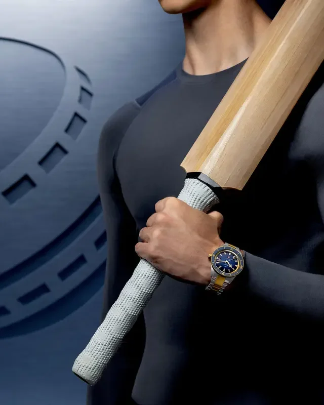 Cette montre Rado en édition spéciale célèbre le cricket avec une bonne dose de caractère