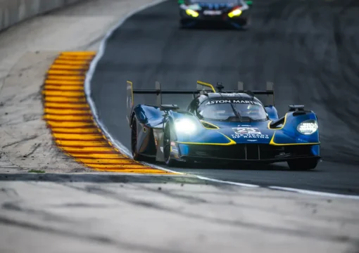 Aston Martin Valkyrie en action