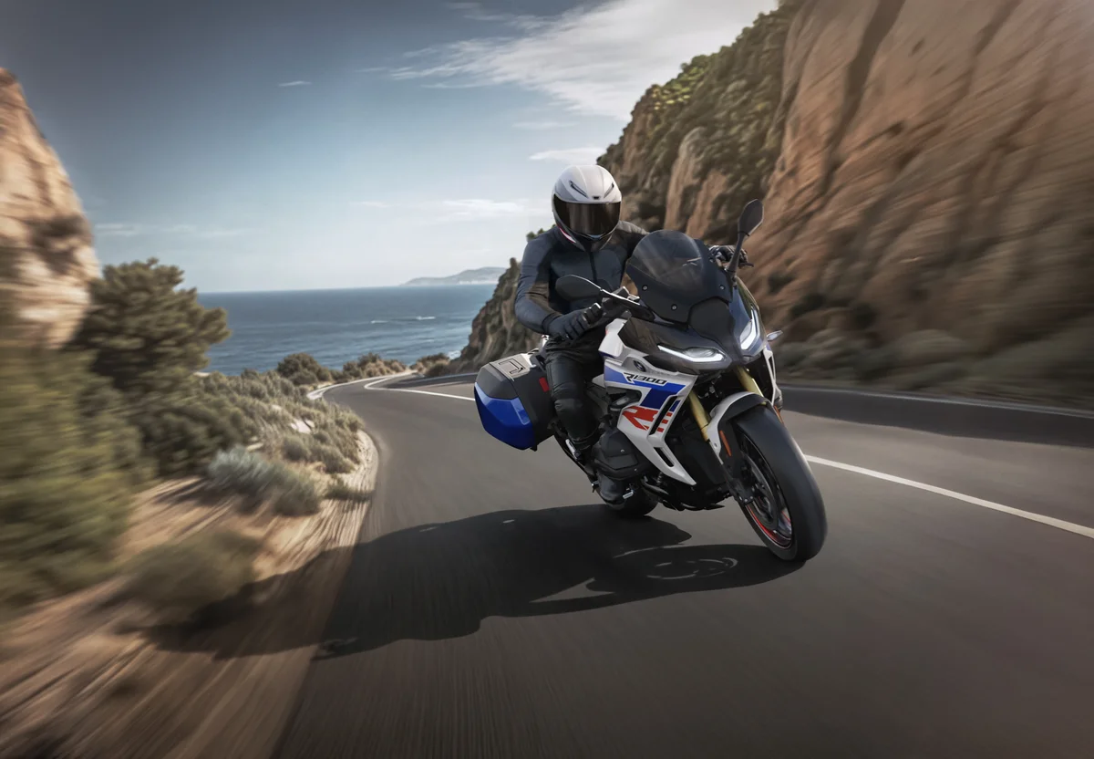 BMW R 1300 RS : la grande routière sportive au caractère affirmé