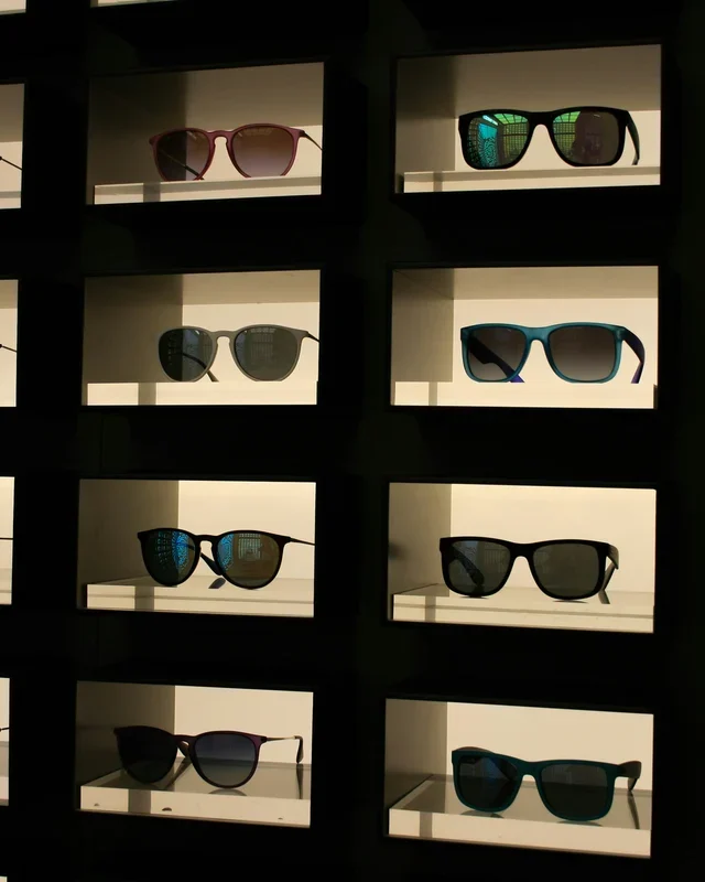 Les 10 maisons qui redéfinissent les lunettes de soleil de luxe
