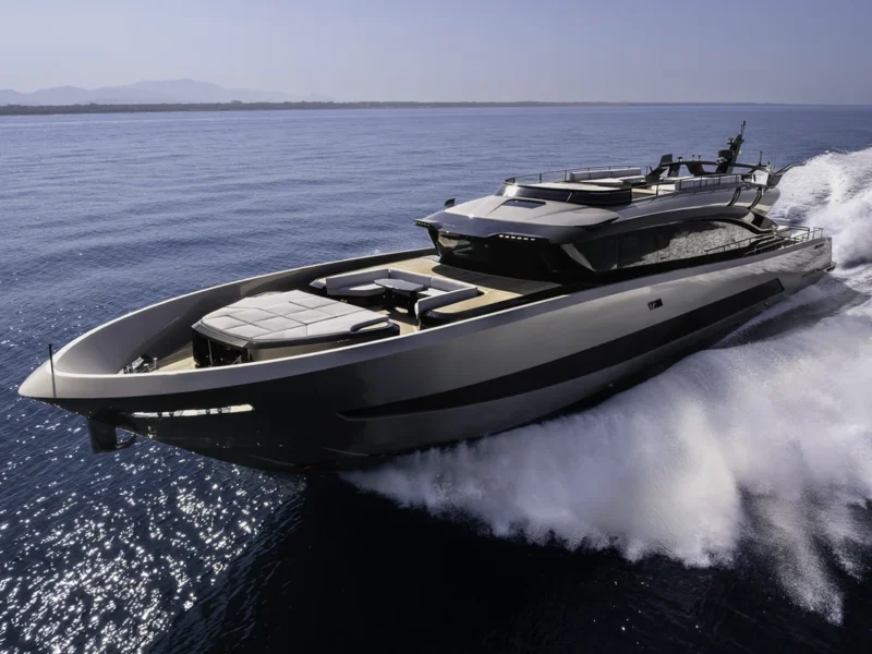 Ce yacht transpose l’univers des supercars sur l’eau