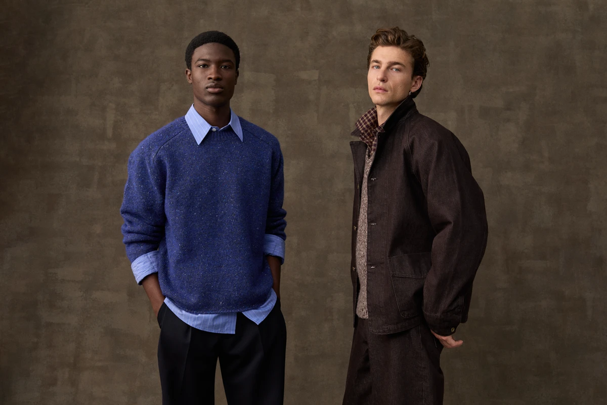 Collection NN.07 automne hiver 2026 avec pull bleu et ensemble brun