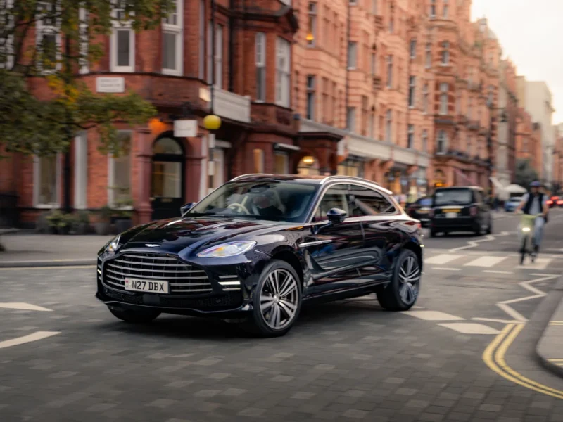 Aston Martin DBX GT : le SUV de 727 ch choisit le quiet luxury