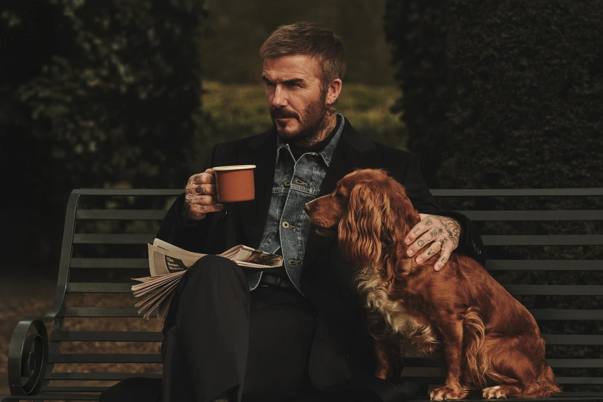 David Beckham dans la campagne BOSS BY BECKHAM Automne-Hiver 2026, inspirée de ses habitudes dans la campagne britannique.