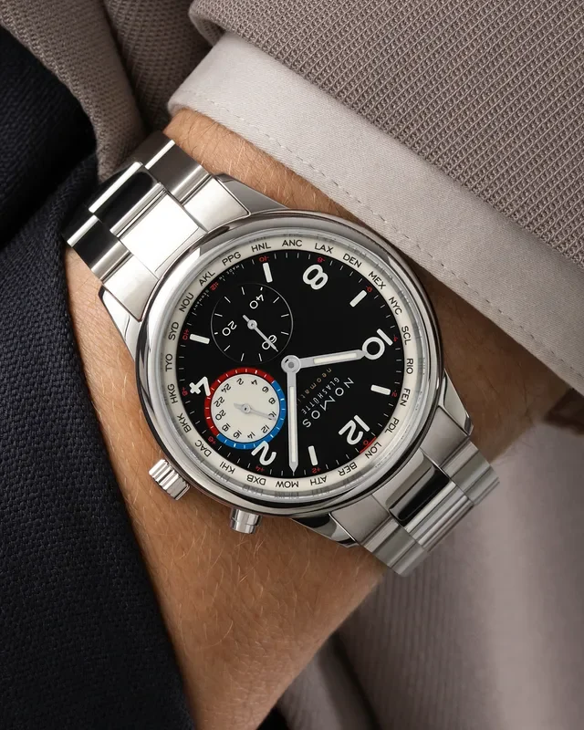 NOMOS Club Sport Worldtimer dark : 24 fuseaux horaires au poignet