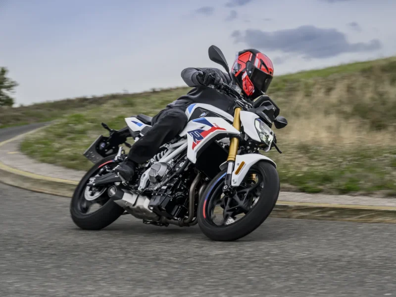 BMW F 450 R : le roadster A2 qui reprend les codes de la S 1000 R